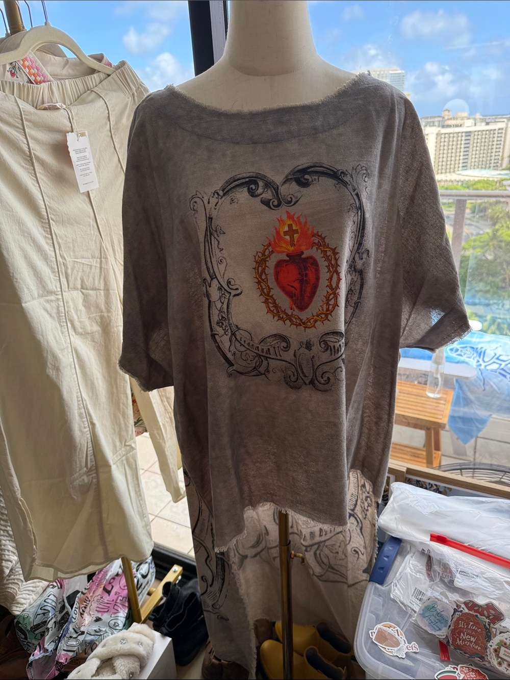 I Love Linen Women's Gray Sacred Heart Graphic Hi Lo shirt
